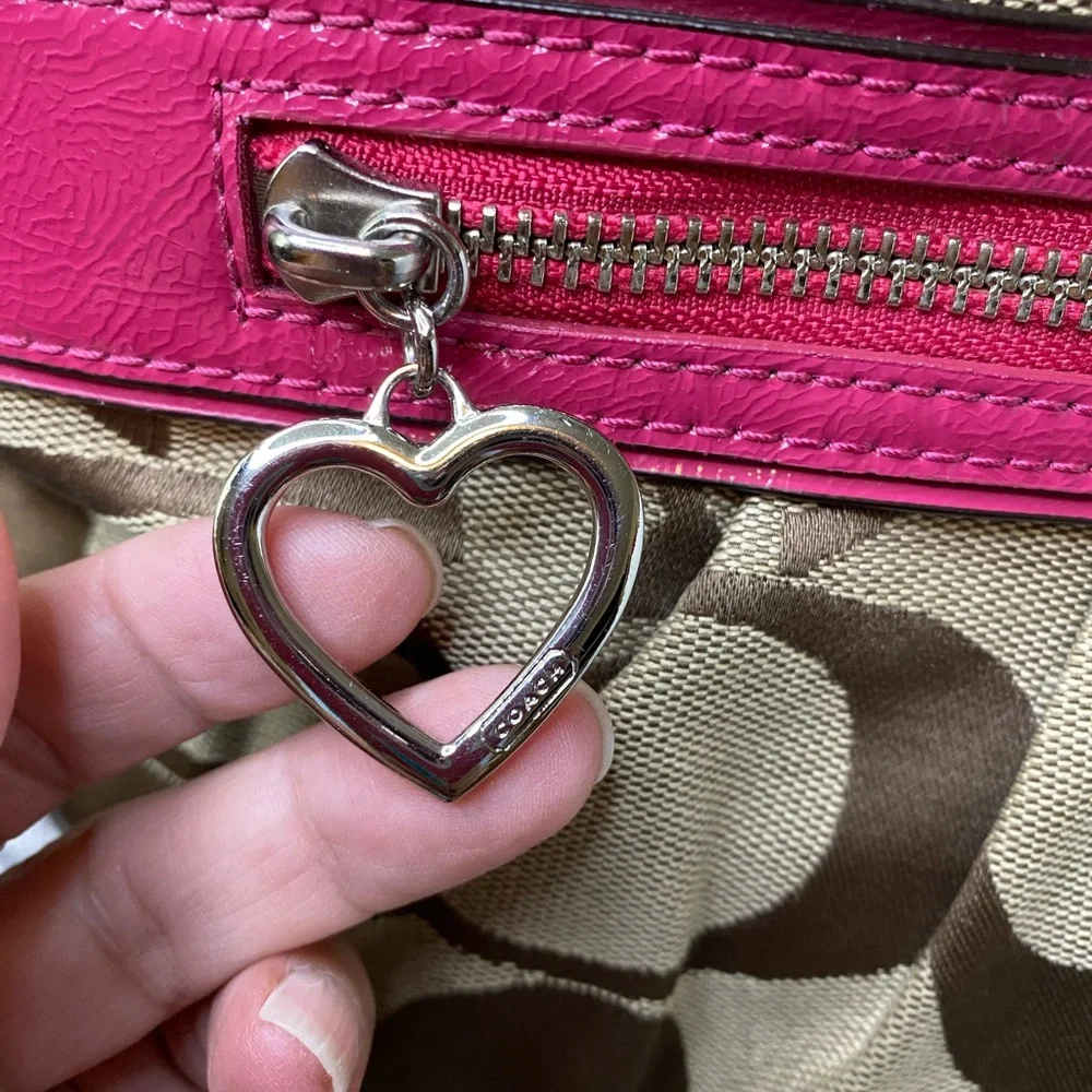 Coach Daisy Signature File bag - Picture 7 of 13